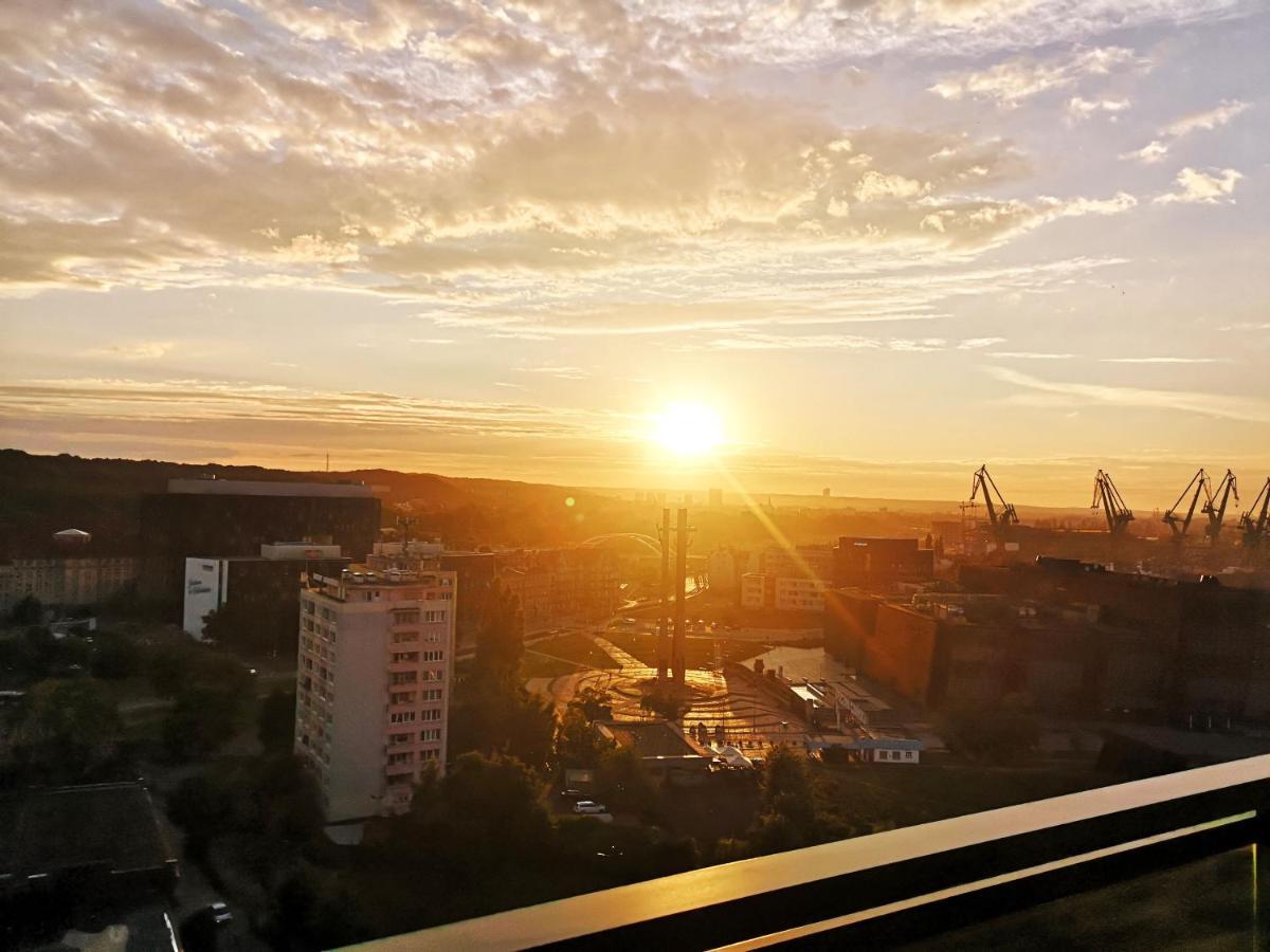 Walowa Tower Apartments Гданськ Екстер'єр фото