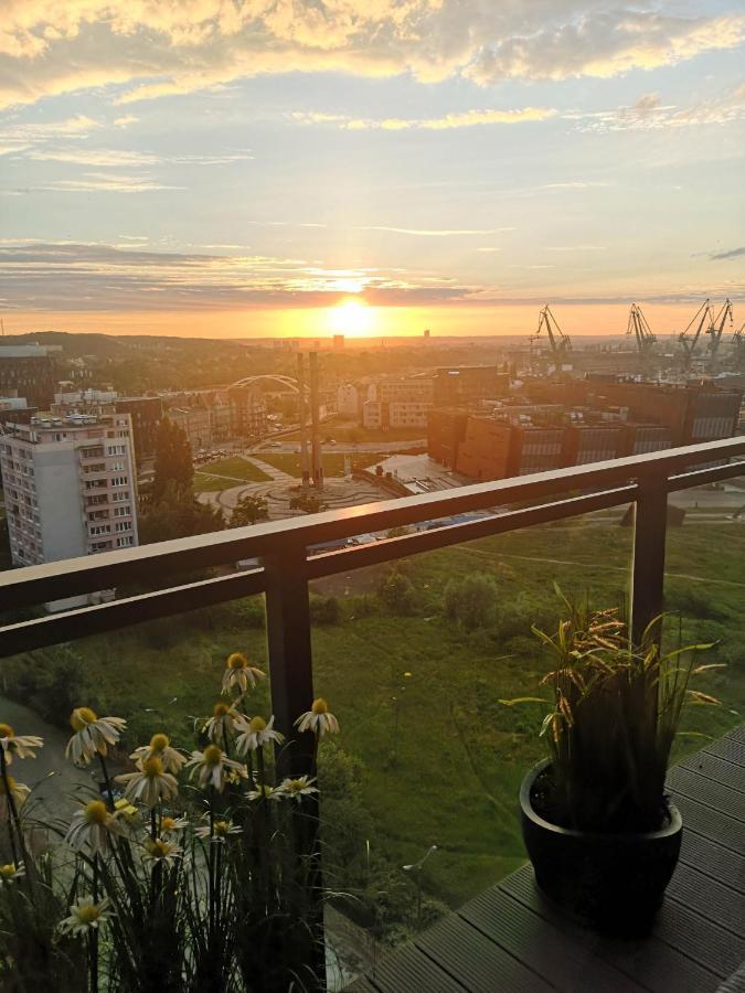 Walowa Tower Apartments Гданськ Екстер'єр фото